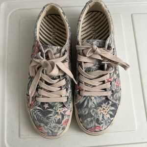 Taos Women's Floral Canvas Sneakers | 9